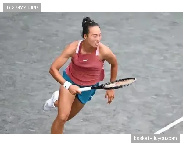 郑钦文喝个蛋白粉都要算卡路里，这哪是运动员，简直是AI训练出来的自律机器